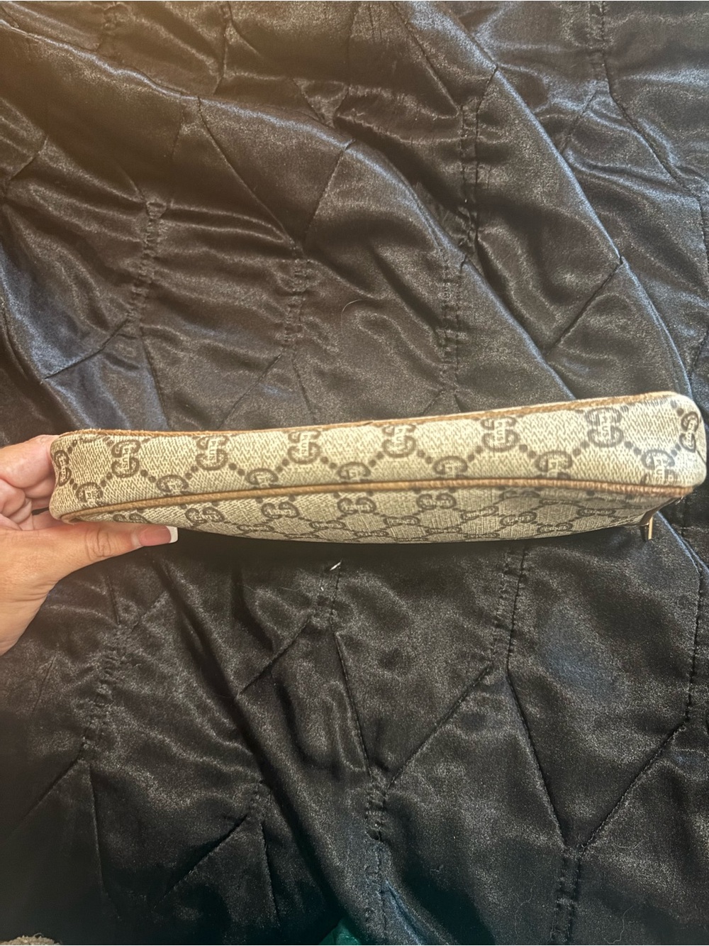 Pre-Loved Gucci Cosmetic Pouch - Picture 9 of 12